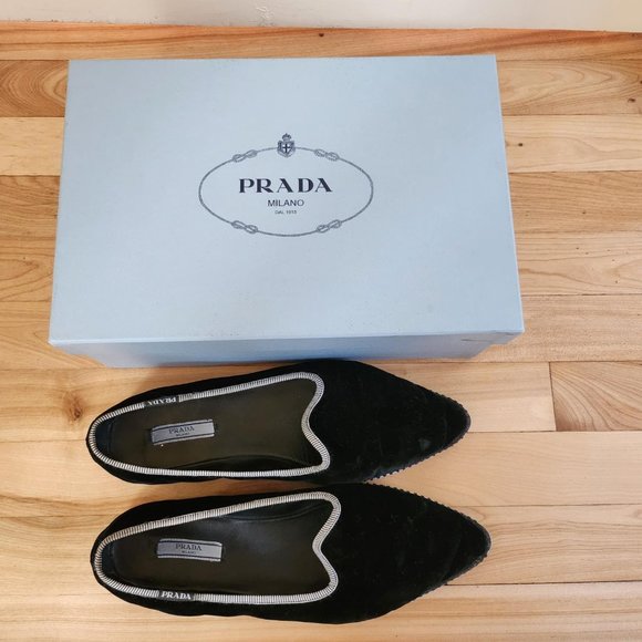 Prada - Blakc velvet Round-Toe Loafers - Picture 2 of 6